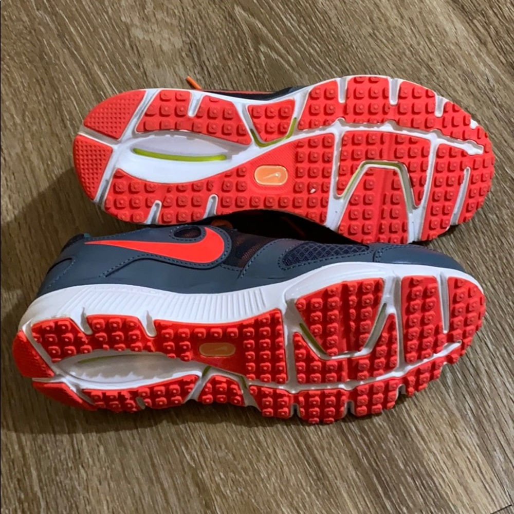 Nike Running Shoes - Picture 5 of 6